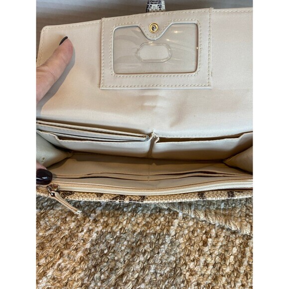 Appears like possible Poppie Jones Clutch Cream Brown Wristlet Wallet Billfold - Picture 6 of 12